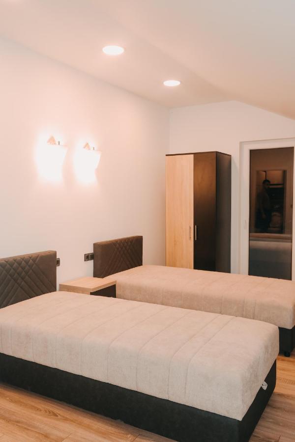 Prenociste & Restoran - Kasic Bed & Breakfast Brodarevo Exterior photo